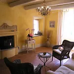לינה וארוחת בוקר La Cantinetta
